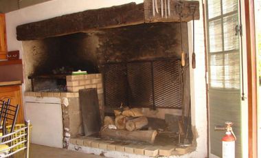 SE VENDE CHALET HERMOSO - CALLE 80 Y 57