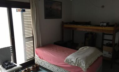 SE VENDE CHALET HERMOSO - CALLE 80 Y 57