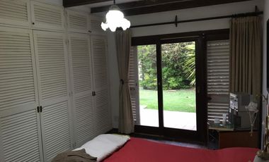 SE VENDE CHALET HERMOSO - CALLE 80 Y 57