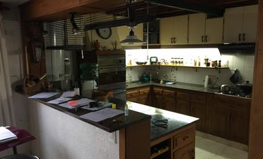 SE VENDE CHALET HERMOSO - CALLE 80 Y 57