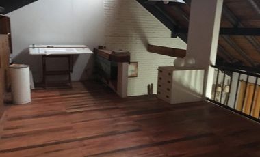 SE VENDE CHALET HERMOSO - CALLE 80 Y 57