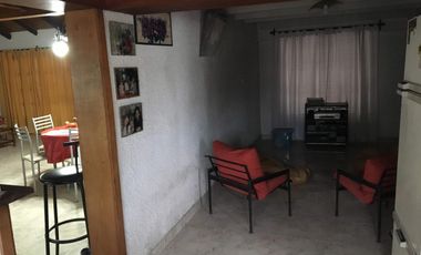 SE VENDE CHALET HERMOSO - CALLE 80 Y 57