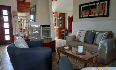 Gran casa con lote lindero en Venta en Quilmes