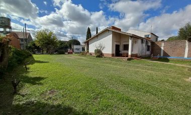 Gran casa con lote lindero en Venta en Quilmes