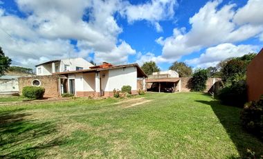 Gran casa con lote lindero en Venta en Quilmes