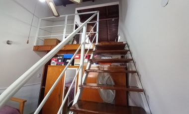 Gran casa con lote lindero en Venta en Quilmes