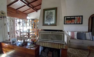 Gran casa con lote lindero en Venta en Quilmes