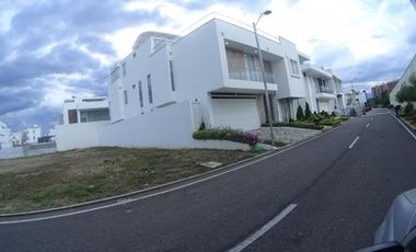 lote en venta en via al tennis. Cod V1122