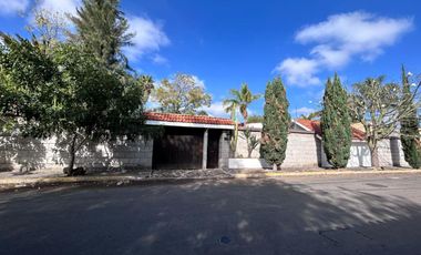 SE VENDE CASA EN PRADERAS DE LA HACIENDA CELAYA