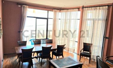 Se vende hermosa casa vista al mar Jardines de sur