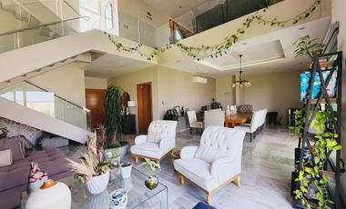 Residencia en VENTA CON TERRENO DE 908 M2 fracc PLAYAS DEL CONCHAL