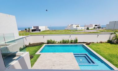 Residencia en VENTA CON TERRENO DE 908 M2 fracc PLAYAS DEL CONCHAL