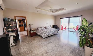 Residencia en VENTA CON TERRENO DE 908 M2 fracc PLAYAS DEL CONCHAL
