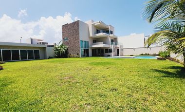 Residencia en VENTA CON TERRENO DE 908 M2 fracc PLAYAS DEL CONCHAL