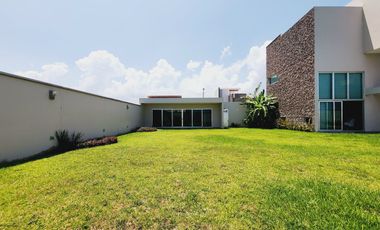 Residencia en VENTA CON TERRENO DE 908 M2 fracc PLAYAS DEL CONCHAL