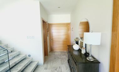 Residencia en VENTA CON TERRENO DE 908 M2 fracc PLAYAS DEL CONCHAL