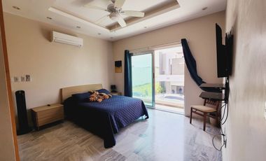 Residencia en VENTA CON TERRENO DE 908 M2 fracc PLAYAS DEL CONCHAL