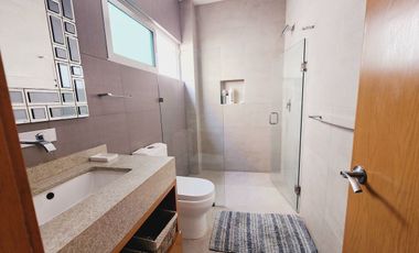 Residencia en VENTA CON TERRENO DE 908 M2 fracc PLAYAS DEL CONCHAL