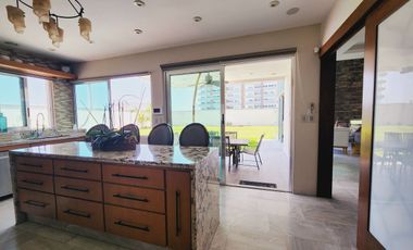 Residencia en VENTA CON TERRENO DE 908 M2 fracc PLAYAS DEL CONCHAL
