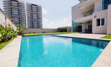 Residencia en VENTA CON TERRENO DE 908 M2 fracc PLAYAS DEL CONCHAL