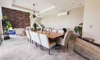 Residencia en VENTA CON TERRENO DE 908 M2 fracc PLAYAS DEL CONCHAL