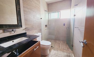 Residencia en VENTA CON TERRENO DE 908 M2 fracc PLAYAS DEL CONCHAL