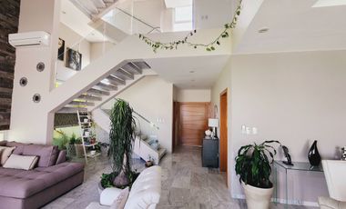 Residencia en VENTA CON TERRENO DE 908 M2 fracc PLAYAS DEL CONCHAL