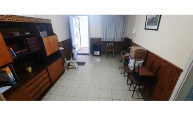 PH 2 AMBIENTES INTERNO CON PATIO - CHILE Y RIVADAVIA