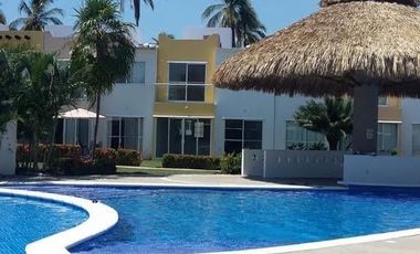 Se vende Casa en La Poza, Acapulco de Juárez, Guerrero.