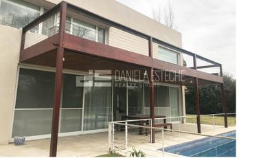 D. Esteche Realty & Home Ayres de Pilar Casa Moderna