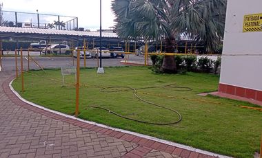 apartamento en arriendo en av. libertadores, edf. versalles. Cod A11195