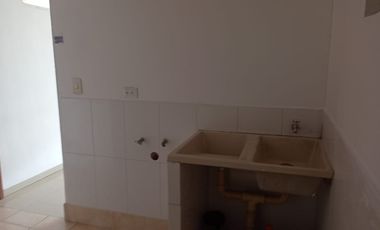 apartamento en arriendo en av. libertadores, edf. versalles. Cod A11195