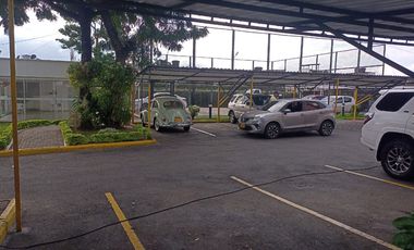 apartamento en arriendo en av. libertadores, edf. versalles. Cod A11195