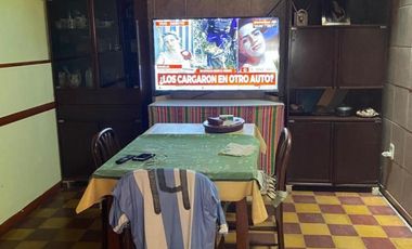 CASA EN VENTA EN  LANUS ESTE.