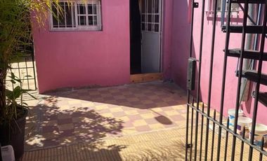 CASA EN VENTA EN  LANUS ESTE.