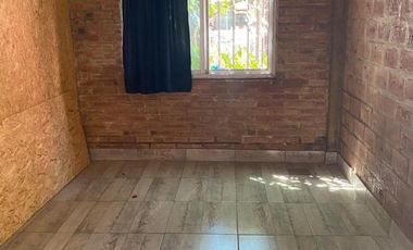 CASA EN VENTA EN  LANUS ESTE.
