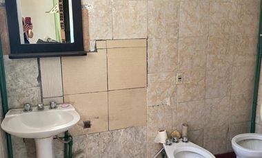CASA EN VENTA EN  LANUS ESTE.