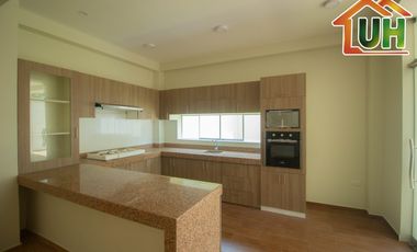 ID 00512-VENTA CASA PUCALLPA - DE ESTRENO -  CON PISCINA-A.T 250 m2