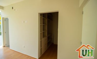 ID 00512-VENTA CASA PUCALLPA - DE ESTRENO -  CON PISCINA-A.T 250 m2