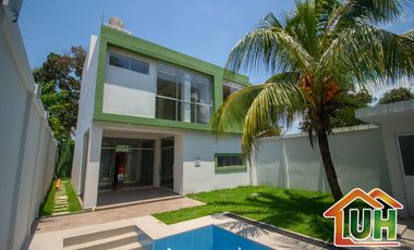 ID 00512-VENTA CASA PUCALLPA - DE ESTRENO -  CON PISCINA-A.T 250 m2