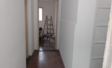 BOULOGNE SUR MER - VENTA DOS LOCALES CON UN DTO. FONDO En LOTE PROPIO - sobre Av. Rolón