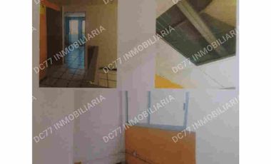 Edificio con local comercial en Pipila