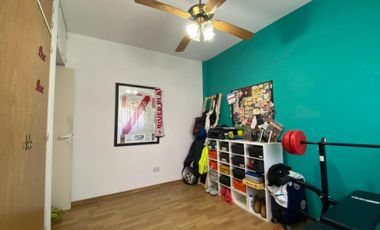 VENTA DEPTO 3 AMB C/PATIO Y COCHERA,M.CORONADO