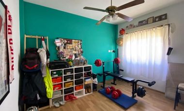 VENTA DEPTO 3 AMB C/PATIO Y COCHERA,M.CORONADO