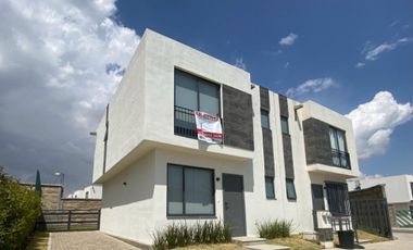 Casa nueva en renta en Villas del Campo Calimaya