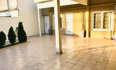 Casa en venta en Ramos Mejia Sur