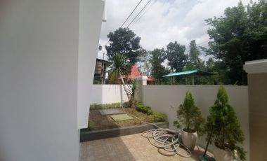 RUMAH MEWAH 2 LANTAI EXCLUSIVE TERBARU DI SLEMAN UTARA SELANGKAH DARI KAMPUS UII