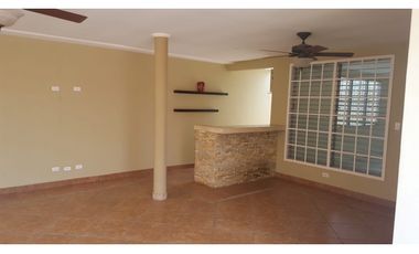 SE VENDE CASA EN BRISAS DEL GOLF 2 RECAMARAS $215,000