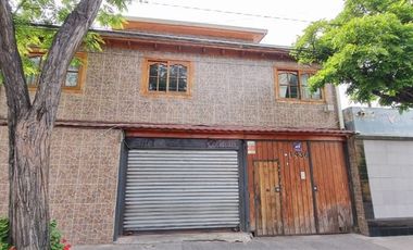 Casa en Venta en ARTEMIO GUTIERREZ con LEON PRADO