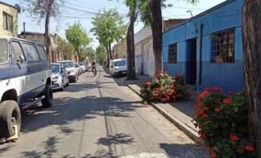 Casa en Venta en ARTEMIO GUTIERREZ con LEON PRADO